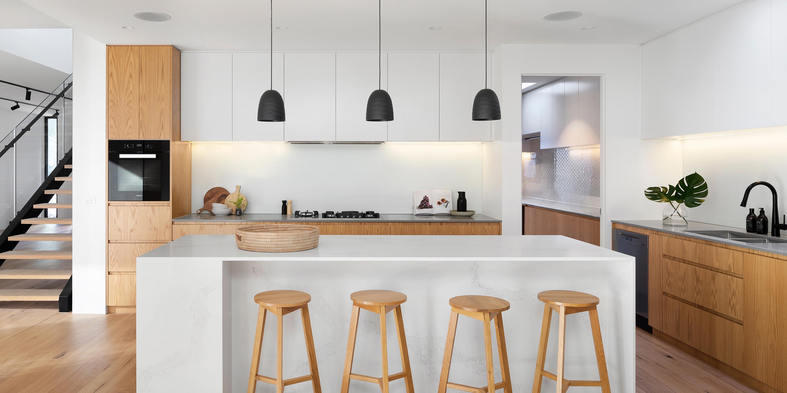 Modern kitchen in wood and white