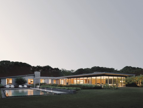 Blog-Explore-the-Best-Features-of-a-Savant-Smart-Home_833ca73ba7f64d2a5177c9df925aac0d